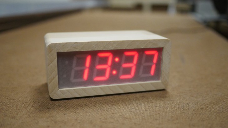 Fabriquer un réveil qui se règle tout seul !